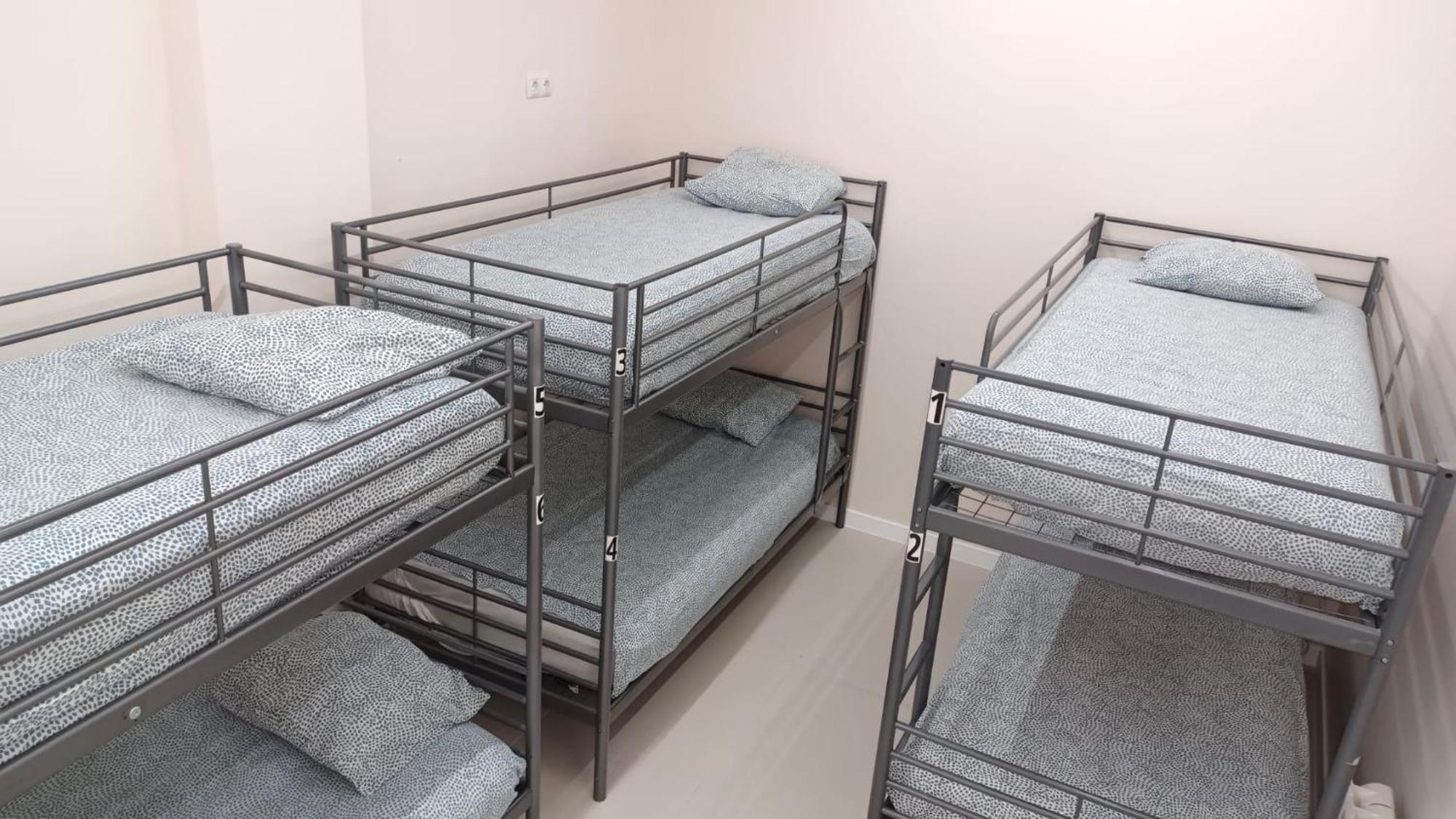 Hostel Las Rosas Madrid Bagian luar foto