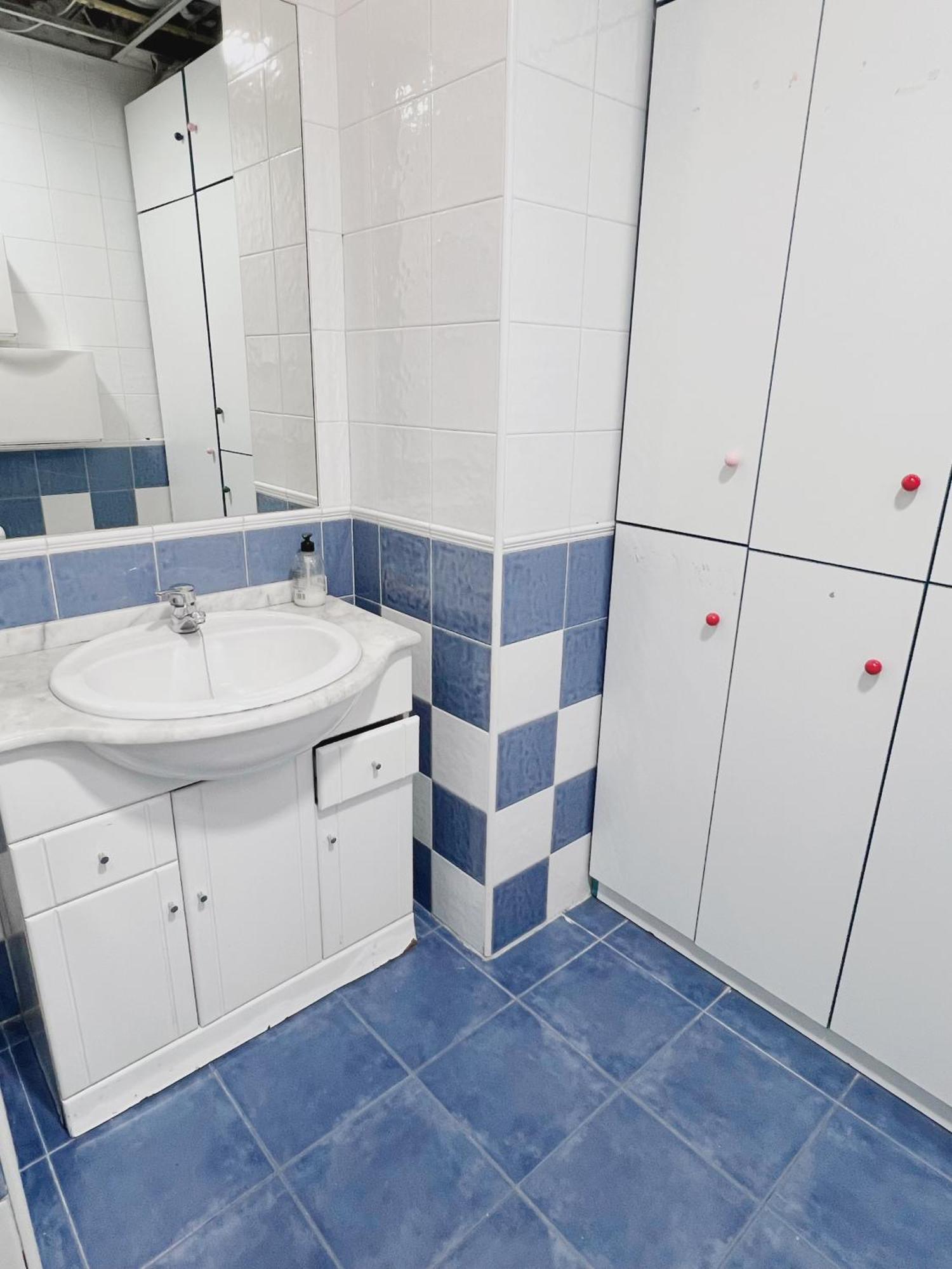 Hostel Las Rosas Madrid Bagian luar foto
